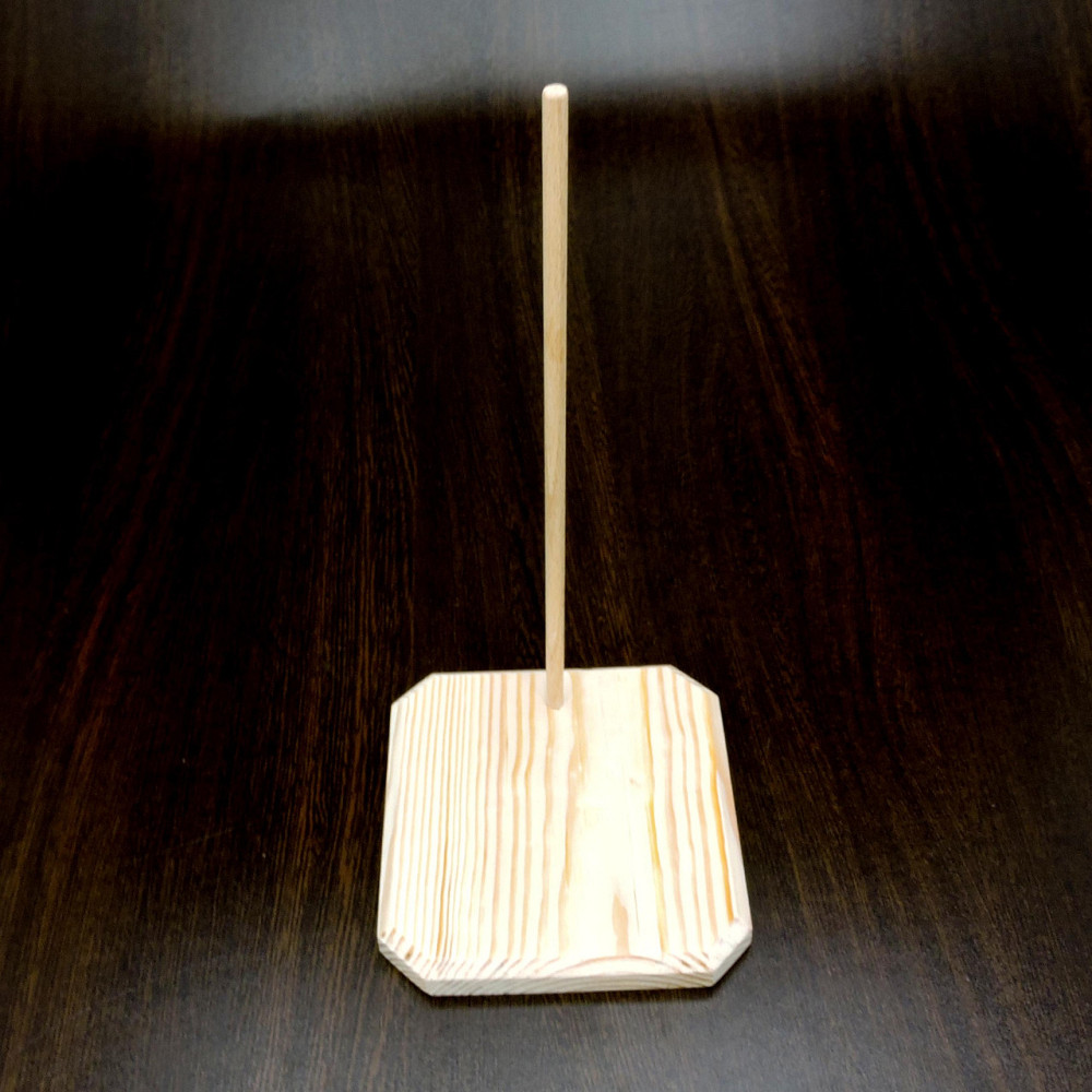 Подставка для кукол 