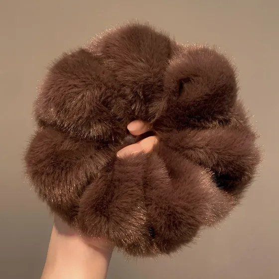 Резинка для волос из искусственного меха 15 см коричневый Киев