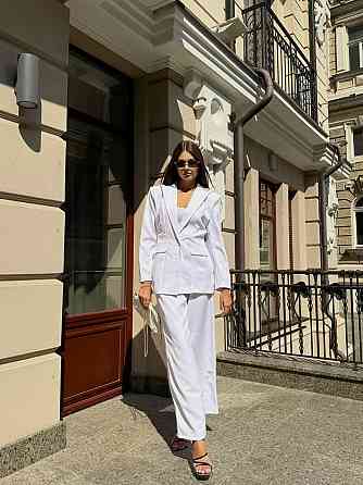 Женский деловой брючный костюм двойка: пиджак и штаны костюмка Белый, 46/48 Одесса