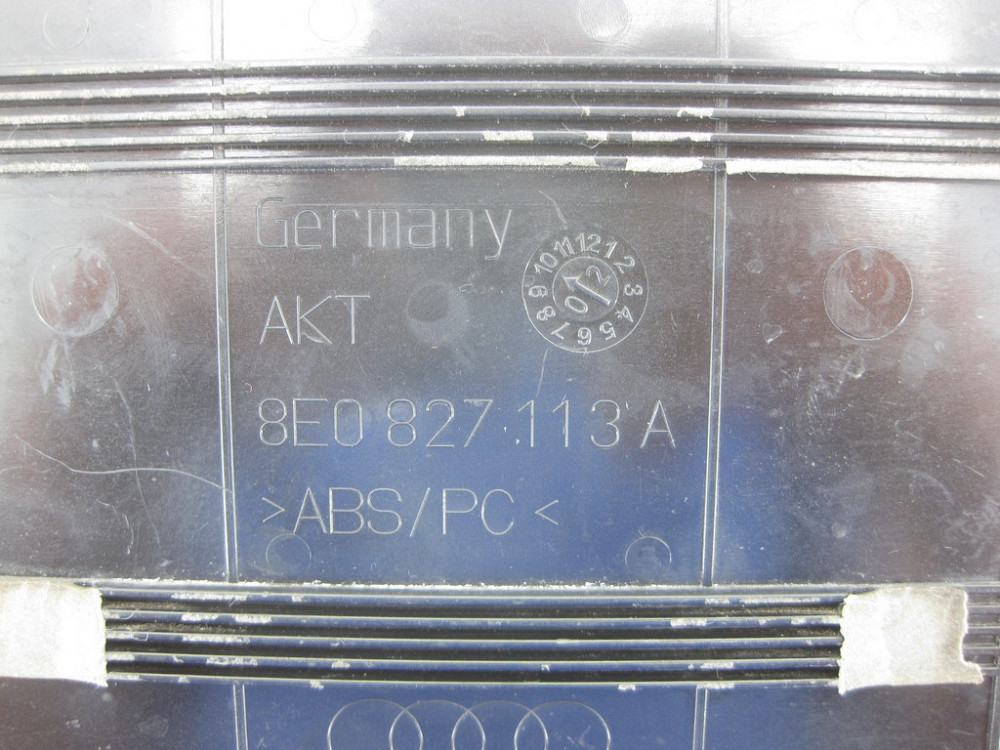 Audi  8E0827113A Подіум - накладка заднього номерного знака Audi A4 S4 Одеса - фото 6