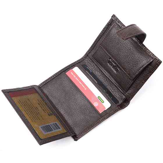 Вместительный вертикальный мужской кошелек из фактурной кожи KARYA 20991 Коричневый Киев