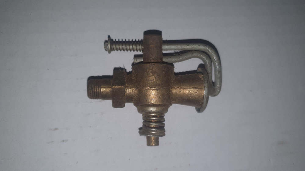 Кран пускового двигателя ПД-10. СССР. Харьков - изображение 1