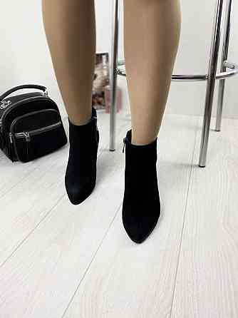 Nivelle Черевики жіночі демісезонні весна-осінь чорні з натуральної замші на підборах р. 36, 37 Коломия