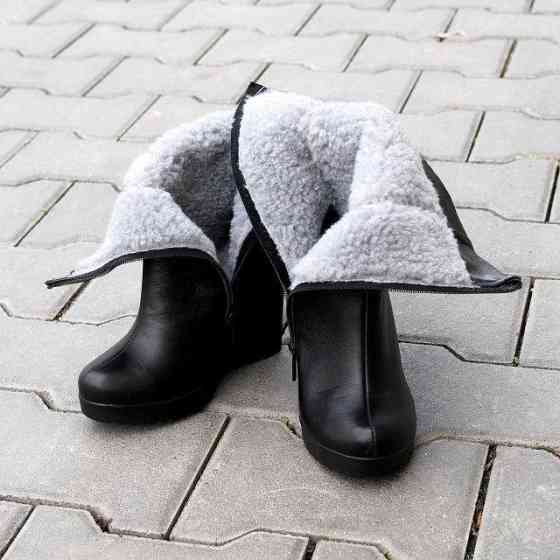 Напівчоботи жіночі ARLETT чорні натуральна шкіра зима висота 21см обхват 32-34см танкетка 9см ( Коломыя