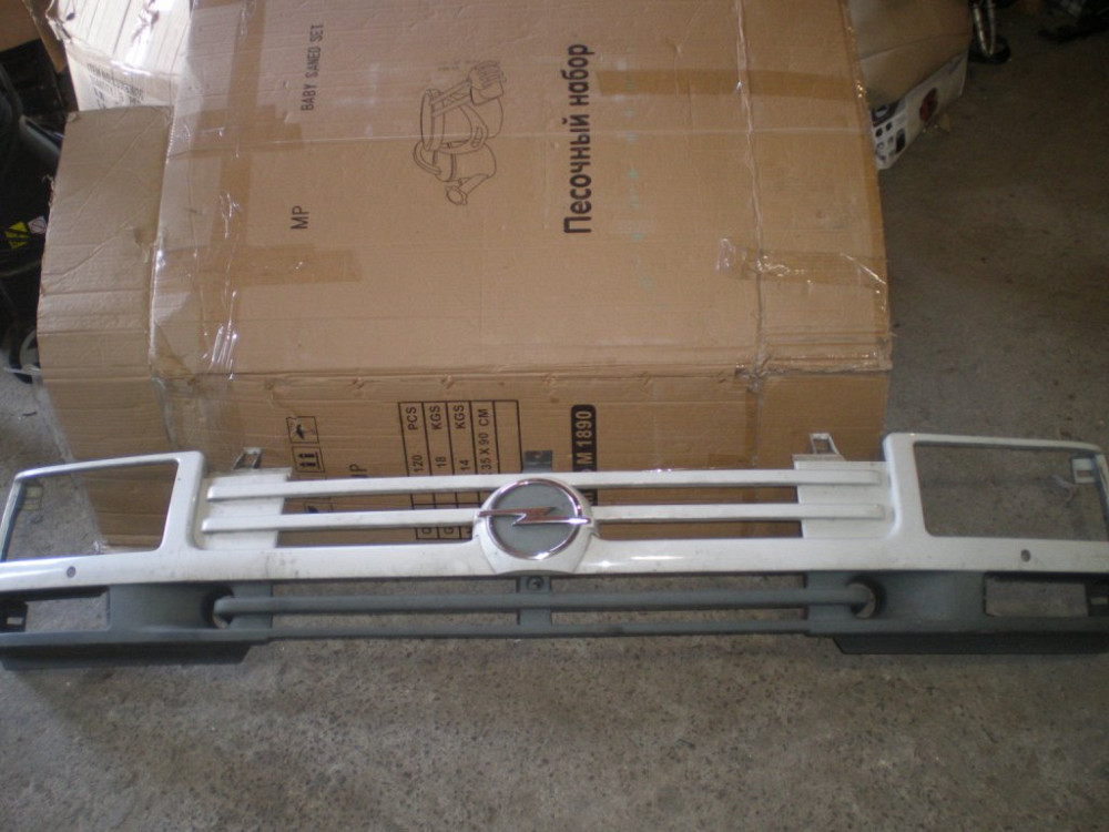 Решітка бампера Opel Arena 1980-1999 Ковель - фото 1