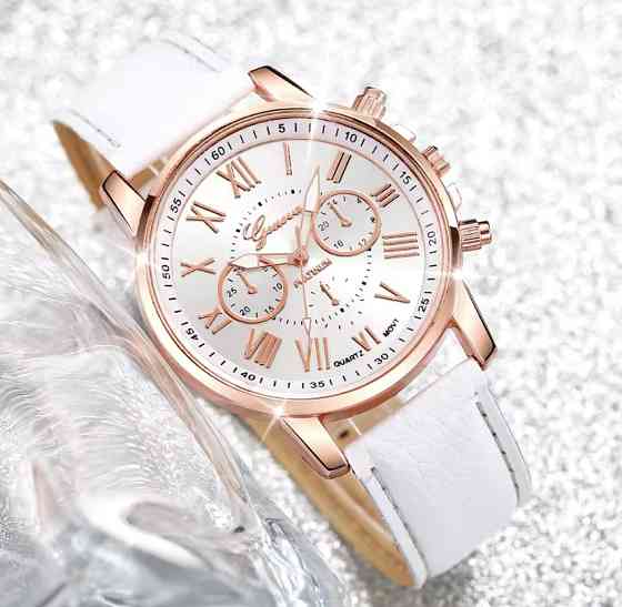 Подарочный набор для женщин наручные часы браслет ожерелье и серьги без подарочной коробки белый Киев