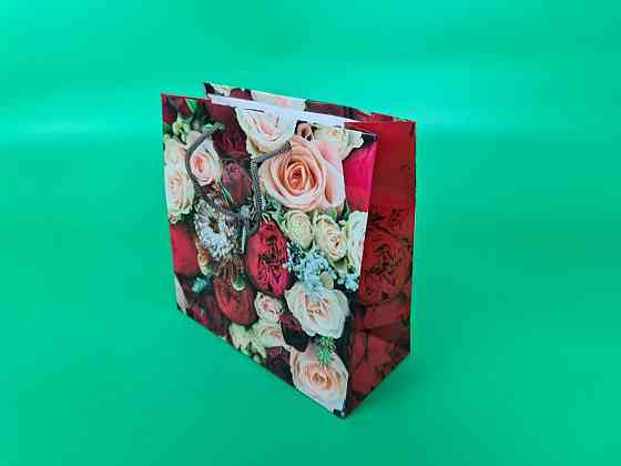 Пакет бумажный подарочный квадратный 23*24*10(артKV-225) (12 шт) Харьков