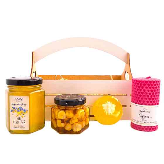 Корзина з солодощами, свічкою та милом. Цікавий солодкий подарунок. Одеса