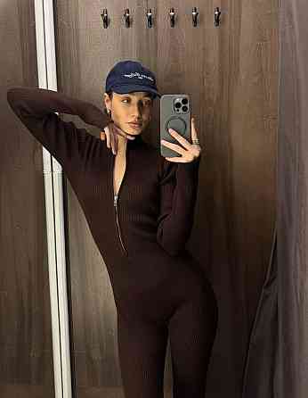 Стильный женский утепленный комбинезон рубчик Коричневый Одесса