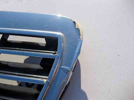 Mercedes-Benz  A2118800583 9040 Решітка радіатора, відшарувався хром зліва 2см. E-Class W211 Одеса