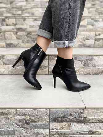 Nivelle Черевики жіночі NIVELLE чорні натуральна шкіра 38р. каблук 10см (5411/91-9535) Коломия