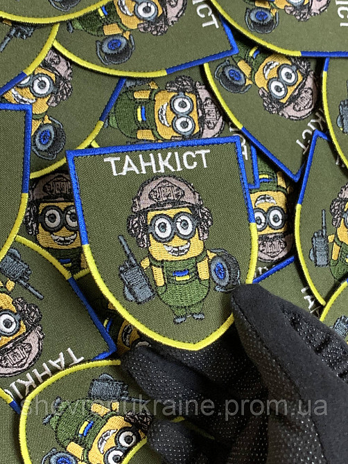 Шеврон посіпака танкіст (Форма щит. На липучці) Розмір 9x7.5см Київ - фото 5