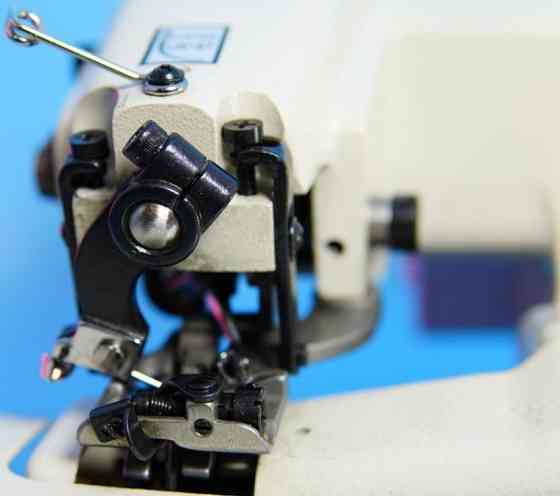 Швейная машина для потайного шва 110 В, машина для подшивания одежды . Харьков