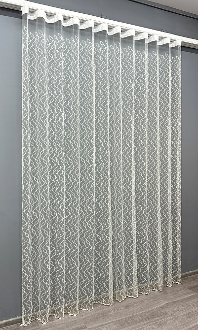 Тюль VR-Textil 1833т Фатин с вышивкой и люрексом Молочный с золотистым 300х270 см (40-188) Киев - изображение 3