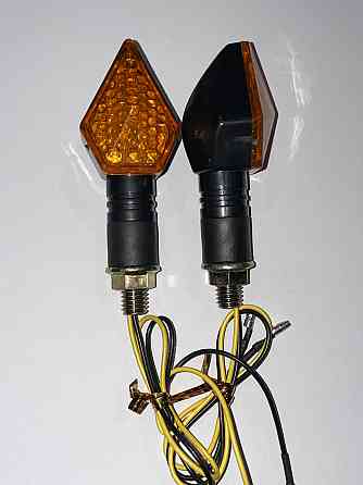 Повороти світлодіодні (пара) стрілоподібні (чорні, жовте скло) Мукачево