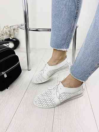 BOGATKO Мокасини жіночі з перфорацією білі з натуральної шкіри весна - літо BOGATKO 111 р. 38 Коломия