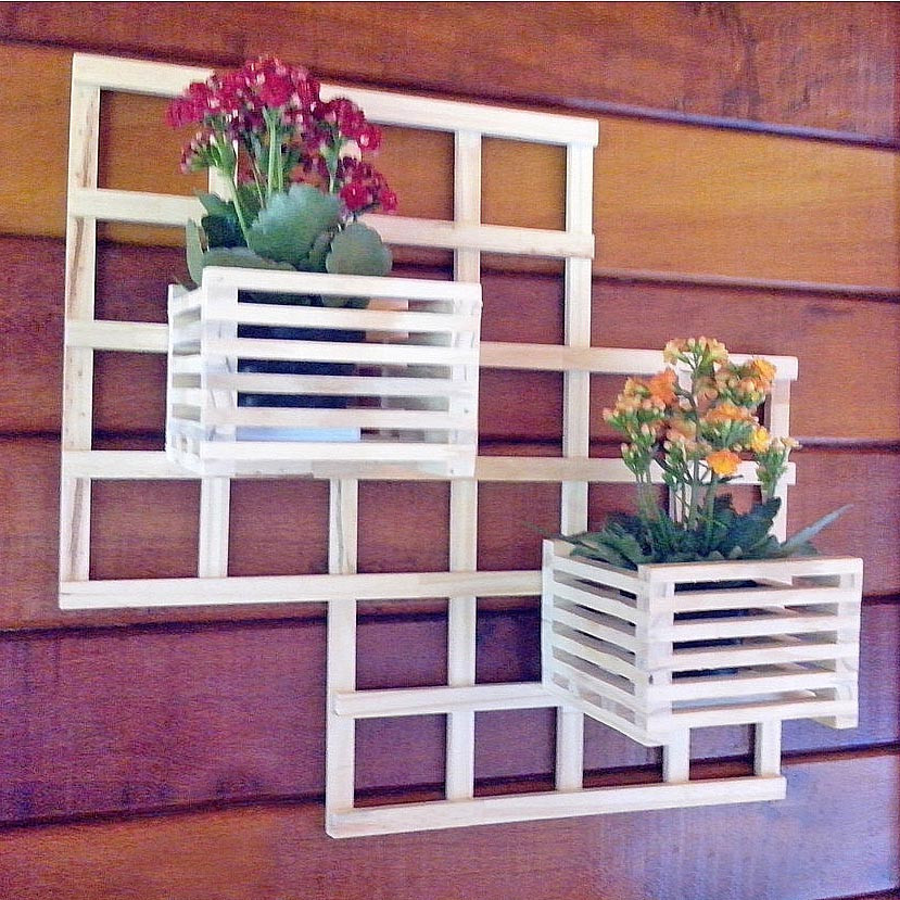 Полка настенная для цветов 