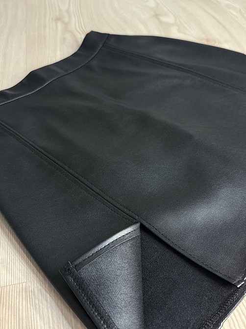 Юбка женская Gritana 956 из экокожи короткая с разрезами черная, черный, XL Киев - изображение 2