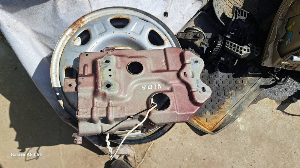 Подставка аккумулятора для ЗАЗ Вида 2006–2013 годов выпуска Киев - изображение 1