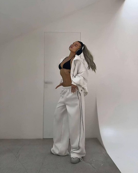 Женский теплый костюм двойка свободного кроя турецкая трехнить пенье с начесом Белый, 46 Одесса - изображение 1