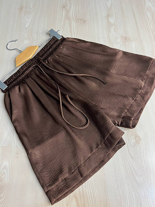 Шорти жіночі A-N 25175 вільний крій шовкові жатка талія на резинці шнурок короткі коричневі, коричневий, L Київ - фото 4