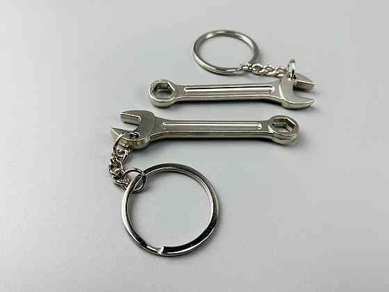 Автомобільний брелок ріжково-накидний ключ, брелок на ключі для водія, брелок металевий на авто ключі Мукачево