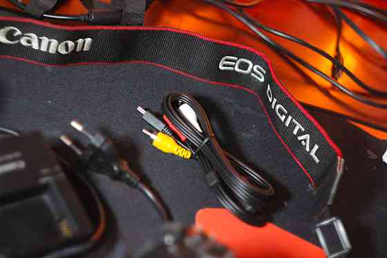 Дзеркальний фотоапарат Canon EOS 550D Дзеркалка.Комплект. Б\У Київ