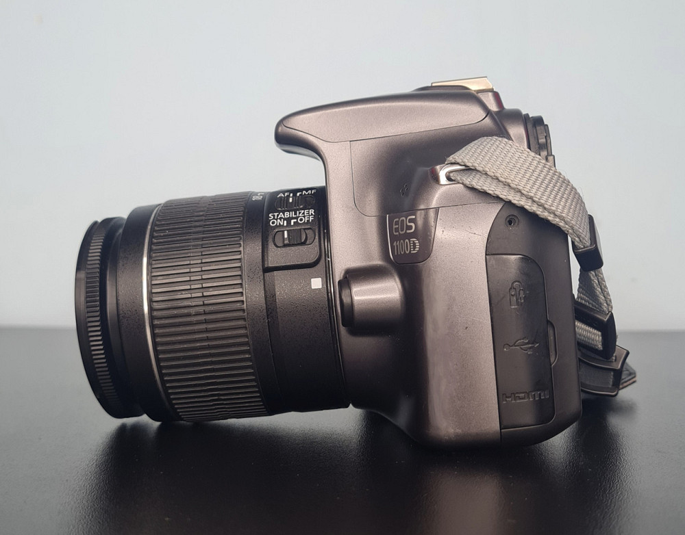 Дзеркальний фотоапарат Canon D1100 + об'єктив 18-55 мм + 64gb + сумка Клевань - фото 2