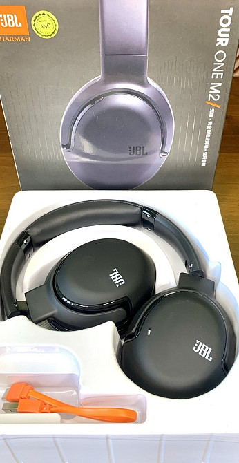 Беспроводные наушники JBL Tour One M2 в черном и золотистом роноре. Харьков - изображение 5