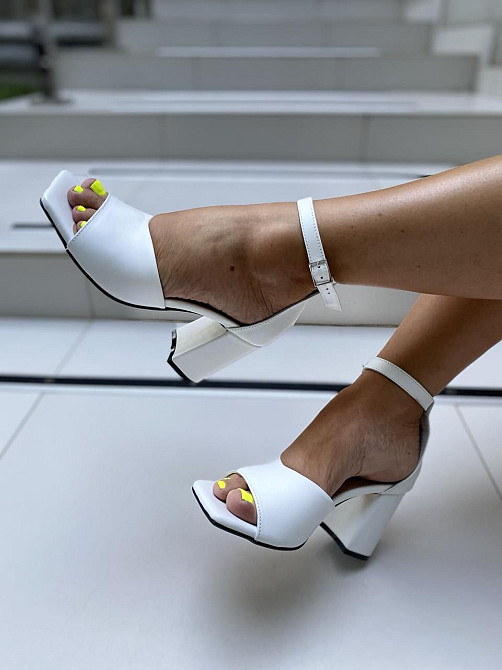 ARLEN Босоніжки жіночі шкіряні на літо на зручному каблуці білі відкриті ARLEN Бос-Глорія р. 36 Коломыя - изображение 9