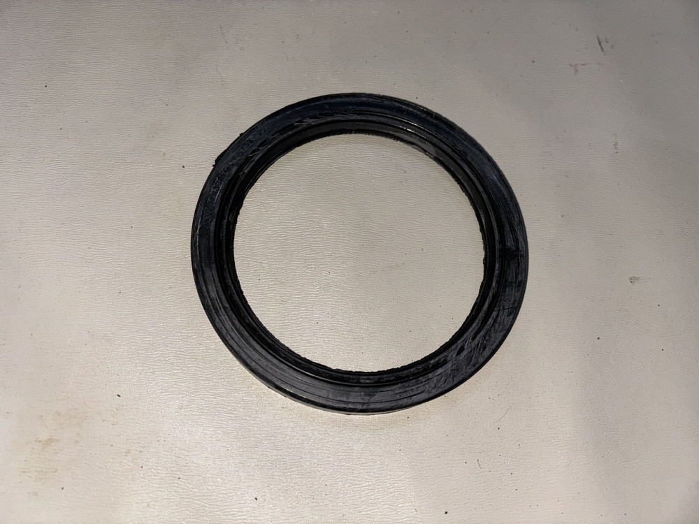 Сальник (манжета армована) 2.2-105х130. Харків - фото 1