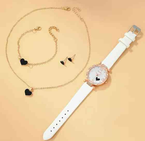 Подарочный набор для женщин Сердце: наручные часы браслет ожерелье и серьги в подарочной коробочке Киев