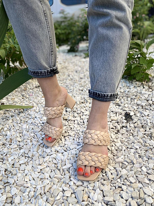 Stilli Шльопанці жіночі зі штучної шкіри на підборах бежеві STILLI L117-2 р. 36, 38, 39 / Літні Коломыя - изображение 7