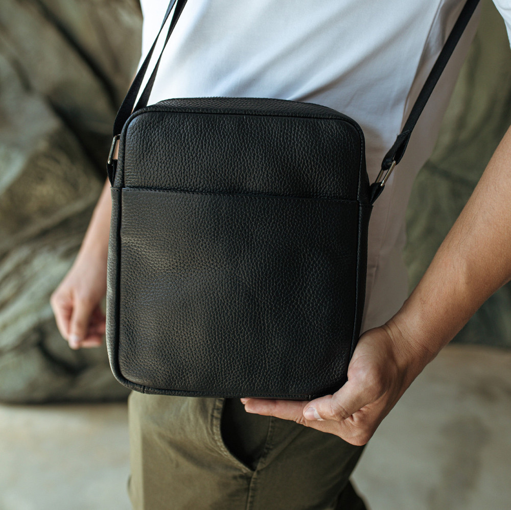 Сумка барсетка через плече чоловіча шкіряна каркасна містка з ременем, чорнаMasterSem Київ - фото 5