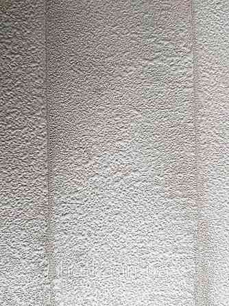 Обои виниловые на флизелине Marburg Atelier 31404 метровые лофт полосы под металл бежевые белые серебро Киев