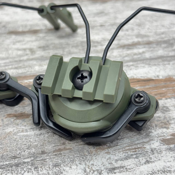 Компактний затискний адаптер для активних навушників на шолом 19-22 мм, універсальний комплект для спорту та мототехніки Київ