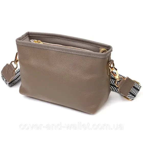 Стильная женская кожаная сумка через плечо в сером цвете на молнии Leather Collection Киев