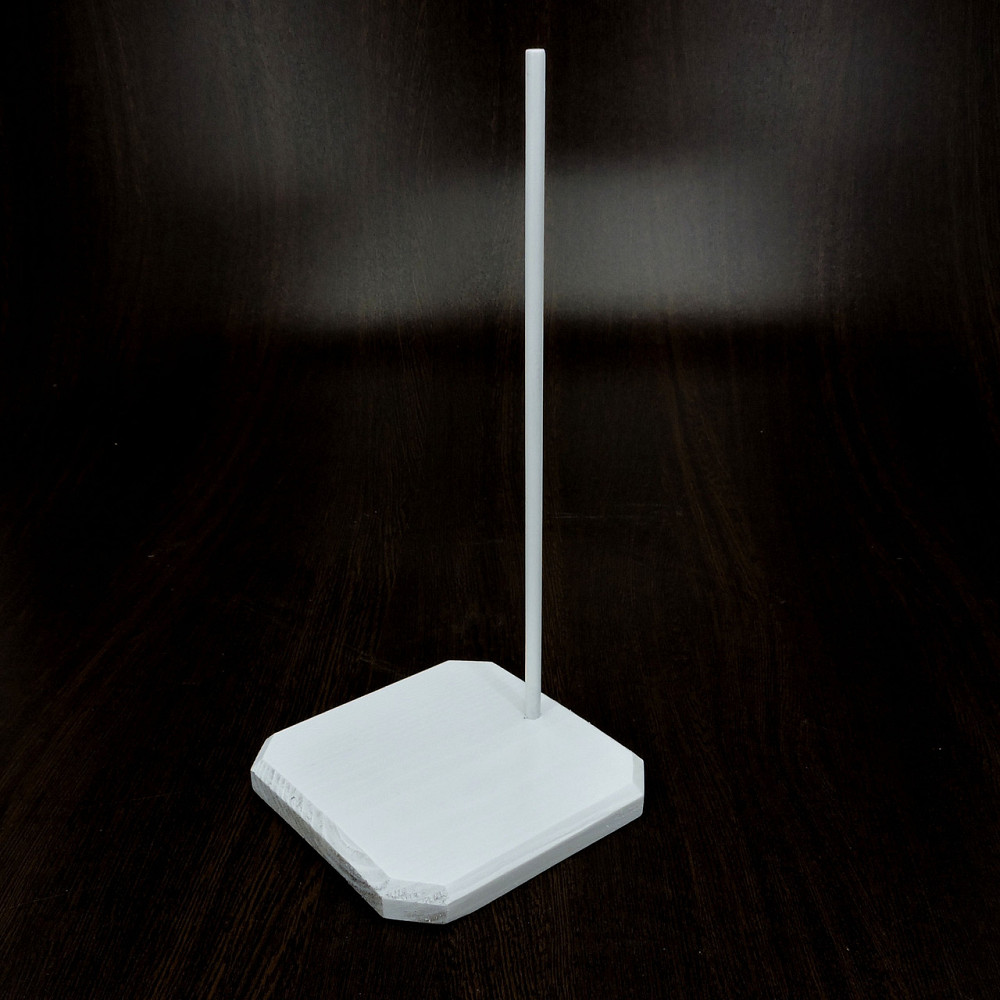 Подставка для кукол 