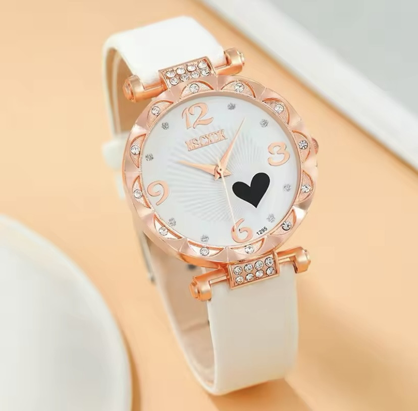 Подарочный набор для женщин Сердце: наручные часы браслет ожерелье и серьги в подарочной коробочке Киев - изображение 4