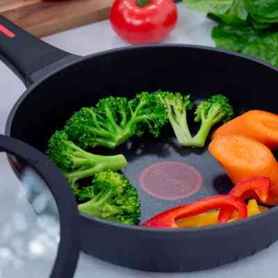 Сковорода Magio Лита з кришкою 24 см (MG-1170) Винница