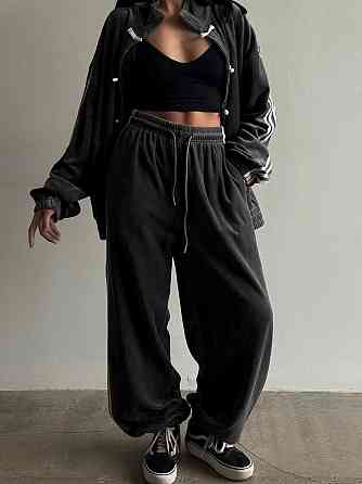 Женский костюм двойка: кофта и штаны в спортивном стиле с лампасами велюр Одесса