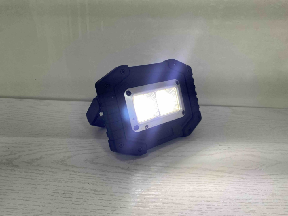 Б/в Світлодіодний робочий ліхтар Trade One 30746 COB | Робочий LED-ліхтар на батарейках, до 4 годин роботи, портативний Київ - фото 5