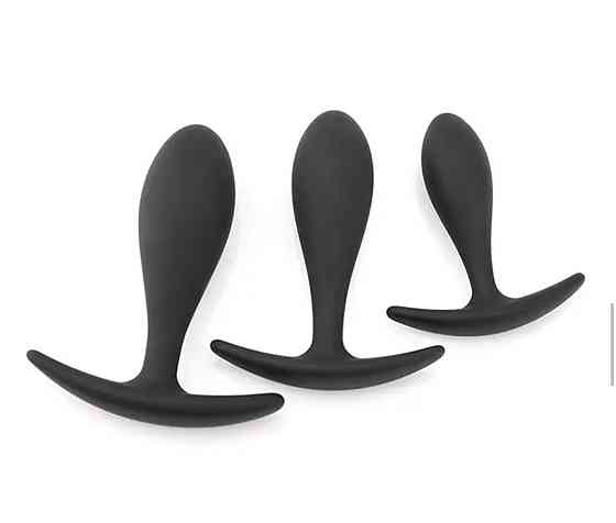 Силиконовая анальная втулка Black silicone, размер М Sex Aura Киев