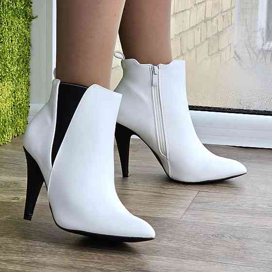 Жіночі Черевики Білі на Каблуці Шкіряні Модельні Ботильйони (розміри: 36,37,38,39,40) - 60-1 Дніпро