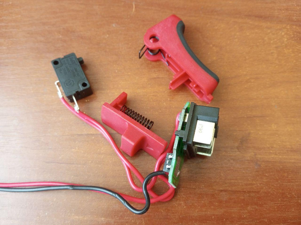 Контролер заряду з кнопкою до кущоріза аккумуляторного PARKSIDE PAGS 20-li A1 Полтава - изображение 1