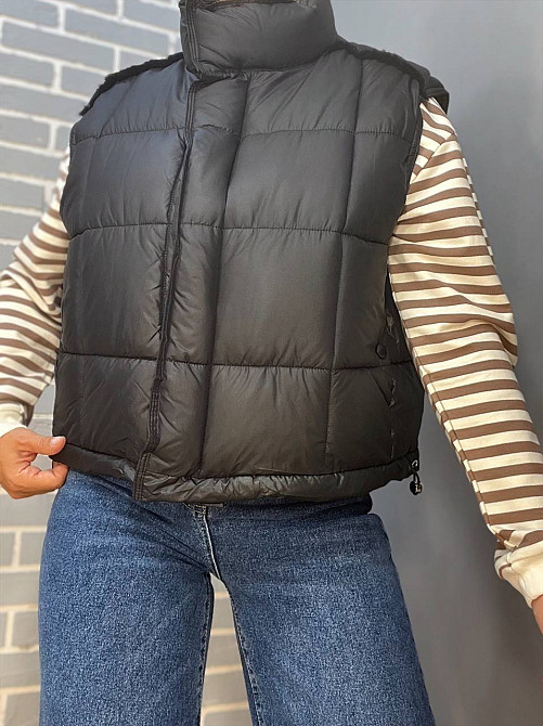 Жилетка женская Lady Yep 9039 стеганная короткая вставка из экокожи на спине черная, черный, 42 Киев - изображение 15