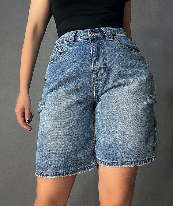 Шорти жіночі джинсові Allure 803-68 бермуди з порізами та регулюванням застібкою на талії блакитні, блакитний, 26, 26, 69 см, 98 см Київ - фото 20