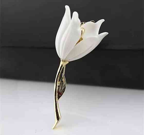 Брошка "Тюльпан" Білий Сміла