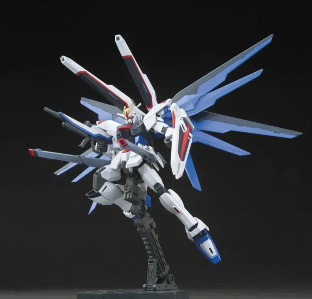 Freedom Gundam ZGMF-X10A HGCE 1/144 (Bandai) збірна модель, Гандам аніме Киев - изображение 7