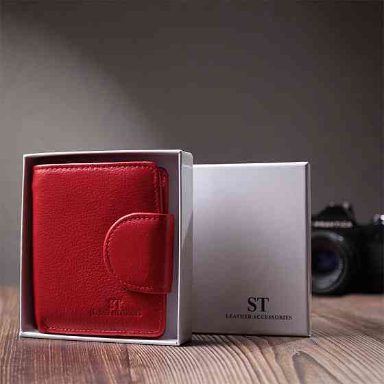 Вертикальный кошелек для ярких женщин из натуральной кожи ST Leather 22702 Красный Киев